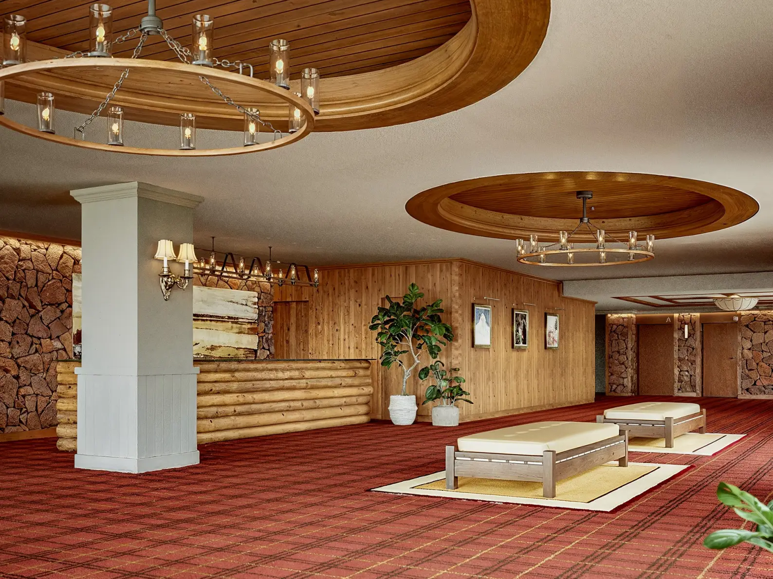 Notice of temporary closure due to change of management company and hotel renovations